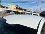 中古車という商品の特性ルーフには子キズや塗装しみ細かな凹み等があります