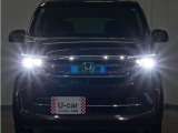 HIDヘッドライト(オートライト機能付)が搭載されており、遠くまで明るく照らし、夜間の道路等での安心感が向上しております。