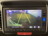 バックモニター付きで、車庫入れやバック時の後方確認をサポート。