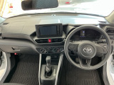 【前方視界】開放的な前方視界!運転がしやすく疲れにくいです♪窓が大きく、見通しがとっても良いおクルマですよ♪