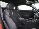 【フロントシート】運転しやすいドライバーズコックピット!ドライブが楽しくなります。