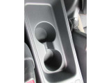 現代のマストアイテム、ドリンクホルダー!運転中も水分補給はしっかりと行いましょう♪