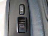 運転席のみパワーウインドウです。