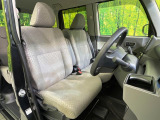 運転席シート廻りは使用感も少なく、良好な状態となっています。丁寧に使われていたことがよくわかりますね。