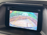 【バックカメラ】駐車時に後方がリアルタイム映像で確認できます。大型商業施設や立体駐車場での駐車時や、夜間のバック時に大活躍!運転スキルに関わらず、今や必須となった装備のひとつです!