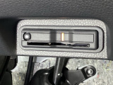 ハンドルの真下にETCがついています。高速道路の料金所の通過も楽々です。カードの取り出しもしやすい場所についています。
