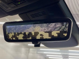 【デジタルインナーミラー】後席の大きな荷物や同乗者で後方が確認しづらい時でも安心!カメラが撮影した車両後方の映像をルームミラー内に表示。クリアな視界で状況の確認が可能です!