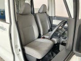 【運転席・助手席】内装ルームクリーニング済みです。しっかり綺麗にしていますので、是非、お確かめください。車に自信があるからこそ、是非一度ご来店頂き内外装も見てもらえると幸いです。