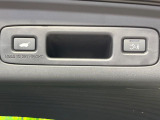 【パワーバックドア】スマートキーや運転席のボタンを押すだけでリアゲートが自動で開閉します!荷物を持っている時や、高い位置にあるバックドアを閉める際に便利な機能です♪