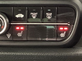 運転席と助手席にはシートヒーターが付いています☆寒い時期に腰周りを温めてくれるので体全体が温まりやすいのは勿論、暖房と違い顔に風が当たらないので、乾燥肌やドライアイの方でも大丈夫☆