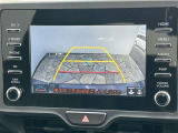 バックカメラが付いているので後方確認が非常にしやすいです。今や運転初心者も熟練者も必須装備!ついていて損はないですね♪