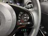 Hondaセンシングの機能のひとつ、アダプティブクルーズコントロール付!アクセルから足を離しても設定したスピードと前車との車間を保ち走行してくれます!車線維持もアシスト☆高速道路で疲労軽減ですね☆