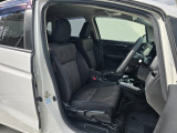 視界が広く運転しやすい運転席で、街中の走行も安心してお乗りいただけます。