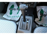 シフト操作がしやすく快適なドライブをお楽しみいただけます。