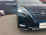 LEDヘッドランプを装備しておりますので、暗い道でも明るく照らしてくれるので安心して夜道やトンネルを運転できますよ!