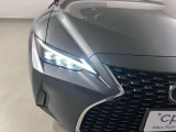 【三眼LEDヘッドライト】とにかくカッコイイ。スタイリッシュな見た目の三眼LEDヘッドライトを装備♪スタイルだけでなく、夜間の走行も視界良好で安心してお乗りいただけます