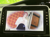 テレビ映像を画面いっぱいに表示でき、停車中の待ち時間もゆったり過ごせます。操作画面から視聴内容を確認できるため、休憩時などのひとときに活用いただけます。