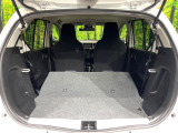 普段のお買い物や通勤、送迎等に十分な荷室スペースを確保しております。セカンドシートを倒すと、大きな荷物の積載も可能です♪