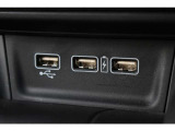 充電用USBジャック(急速充電対応タイプ2個付)