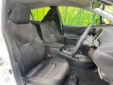 運転席シート廻りは使用感も少なく、良好な状態となっています。前オーナー様が丁寧に使っていたことがよくわかりますね。