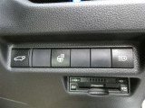 寒い時期にとても重宝するハンドルヒーター付きのお車になります!!