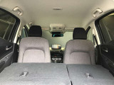 リヤシートを倒すと大きな荷物も搭載可能です。