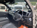 当店の車はルームクリーニング施工済み!納車前には手がけWAX、室内仕上げ清掃で納車をおこなっております!