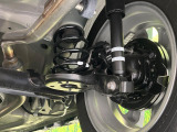 お車を安心してお乗りいただく為には、足回りの定期点検が欠かせません。サービスサポート(有償保証)では無料点検もご提供しており、安心のカーライフをお過ごしいただけるサポート体制が整っています。