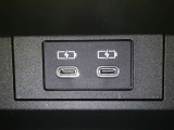 【充電用USB端子】デバイスの充電に便利です。※実際の接続端子は写真で確認or店舗までご気軽にお問合せください♪