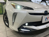 【LEDヘッドライト】悪天候や夜間走行時も良好な視界を確保し安心して運転できる高輝度LEDヘッドライトを装備!点灯速度が早く、消費電力も抑えられています。