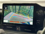 【バックカメラ】駐車時に後方がリアルタイム映像で確認できます。大型商業施設や立体駐車場での駐車時や、夜間のバック時に大活躍!運転スキルに関わらず、今や必須となった装備のひとつです!