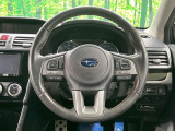 インテリアに合わせたデザインのステアリングは、運転される方のことも考え、運転しやすい形状、大きさです。是非一度、実際に触ってお確かめください。