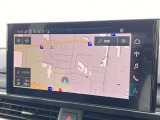 ●MMIナビゲーション『高解像度カラーディスプレイに、Bluetooth(R)接続によるハンズフリー通話機能を搭載しています。』