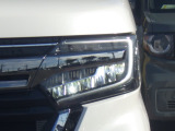 ★LEDヘッドライト搭載★ 白っぽく光る明るく省電力なLEDライト!先進的な白い輝きでフロントフェースを引き締めます☆