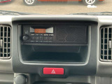 シンプルなスピーカー内蔵FM/AMラジオ