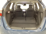 自社整備工場で点検整備をおこなってからお渡ししています。車検が残っている場合は『12ヶ月点検整備』を、車検整備付きの場合は『車検整備』をおこないます。整備費用は車両本体価格に含まれています。