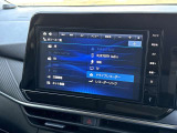 様々なオーディオソースがございます。運転中に好きな音楽を聴くことが可能です。