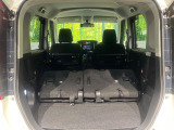 普段のお買い物や通勤、送迎等に十分な荷室スペースを確保しております。セカンドシートを倒すと、大きな荷物の積載も可能です♪