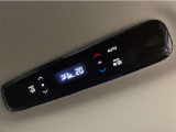 リア席専用のエアコン吹き出し口やUSB充電口も装備されており、後席の方も快適にドライブできます!