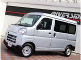 【車屋】として、長く車業界に従事した経験豊富なスタッフが多数在籍しております。