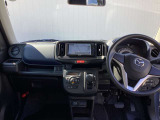 運転しながら、周囲がよく見えるおすすめのクルマです。フロントピラーを細くして前方視界を拡大し、右左折時の歩行者や交通状況に対する視認性を向上させています。