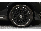 メルセデスの認定中古車「サーティファイドカー」では、万一お車が故障した場合も、ご購入後1年間もしくは2年間※は走行距離にかかわらずメルセデス・ベンツ正規サービスネットワークで無料修理いたします