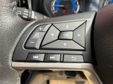 ステアリングスイッチ付きのハンドル!運転に支障をきたすことなくナビ操作が可能です!!