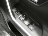 『トヨタ認定中古車』は「まるごとクリーニング」で綺麗な内外装、「車両検査証」はプロによるチェック、買ってからも安心の「ロングラン保証」、3つの安心安全を標準装したトヨタのブランドU-Carです