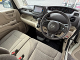 運転席の画像です。