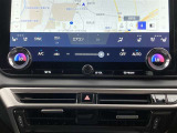 オートエアコンは温度を設定するだけで、自動で風量などを設定してくれます。運転しながら操作も必要ないので、安全性も向上します。