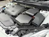 180kW(245ps)/350Nm(35.7kgm)の直噴ガソリンターボエンジンは、高速道路でも市街地でも、あなたの意思に即座に応えるレスポンスを備えています。