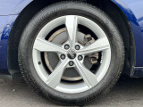 Audiは多様なホイールデザインを提供しており、スポークの形状やサイズ、仕上げ(ポリッシュド、マット、ブラックなど)によって選択肢が豊富です。
