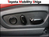 ドライビングポジションの調節に便利なパワ-シ-トを装備しています。
