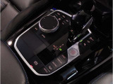 【助手席シート】運転席シート同様長時間乗車・スポーツドライビングでも疲れにくい形状にセッティングされたシートを装備しております。